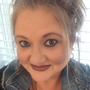 Meet your Posher, Lydia